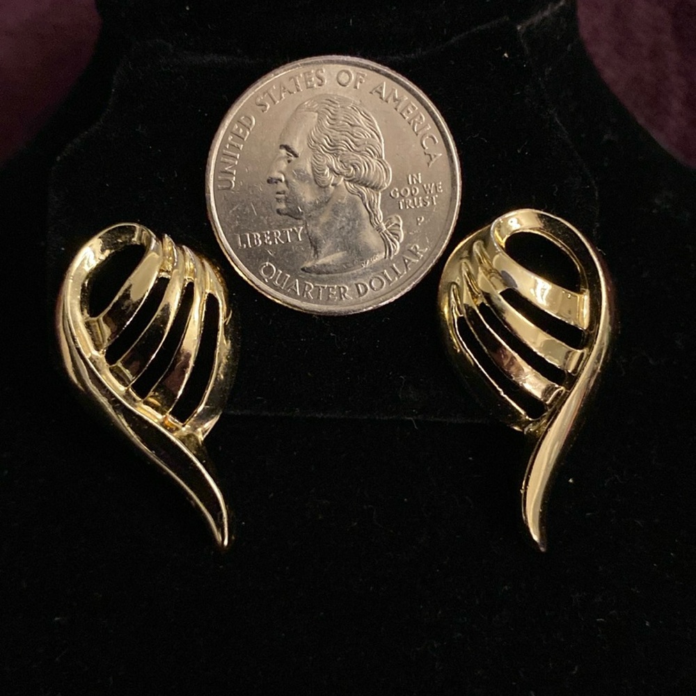 Vintage Gold Tone stud Earrings